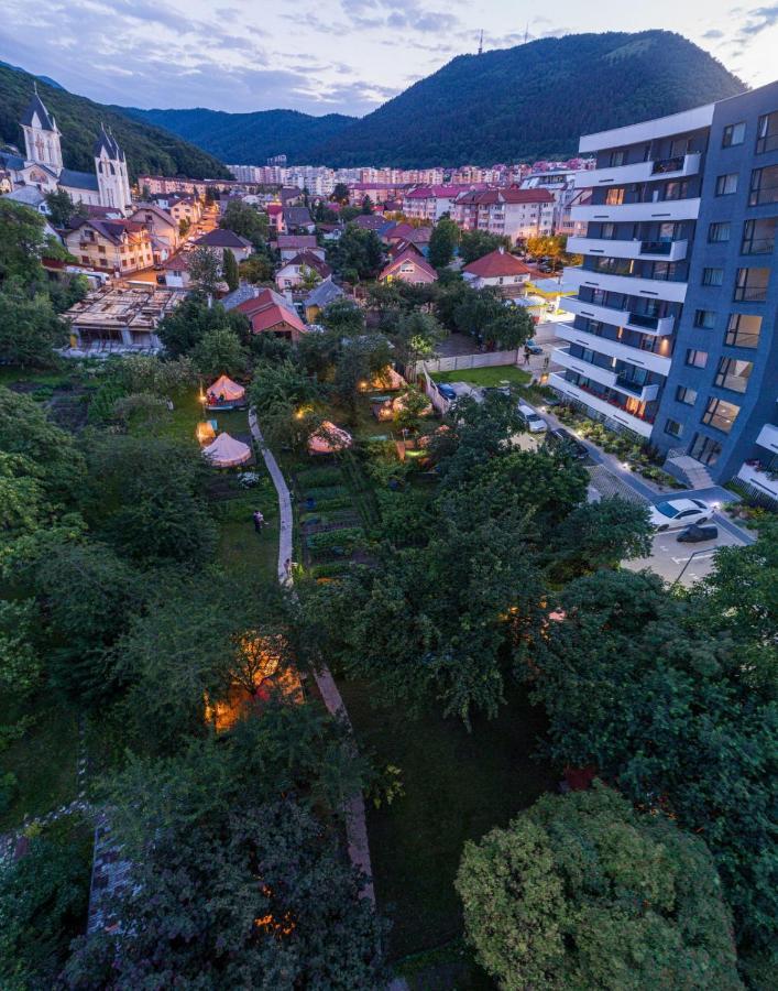 Hotel Dragonfly Gardens - The Wagons Braşov Exterior foto